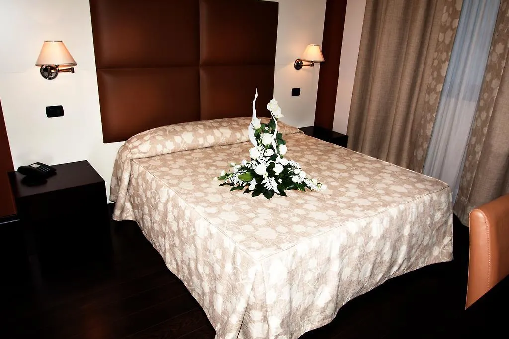 Hotel Ristorante Giada Grumolo delle Abbadesse 3*,  İtalya