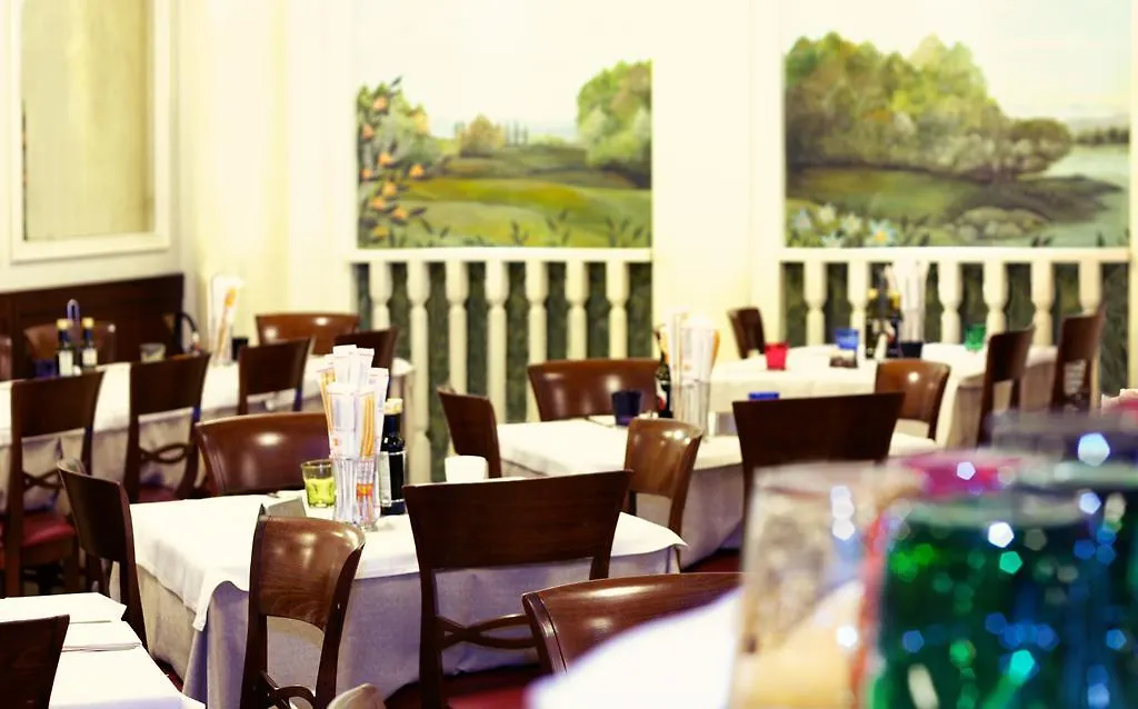 Hotel Ristorante Giada Grumolo delle Abbadesse 3*,  İtalya