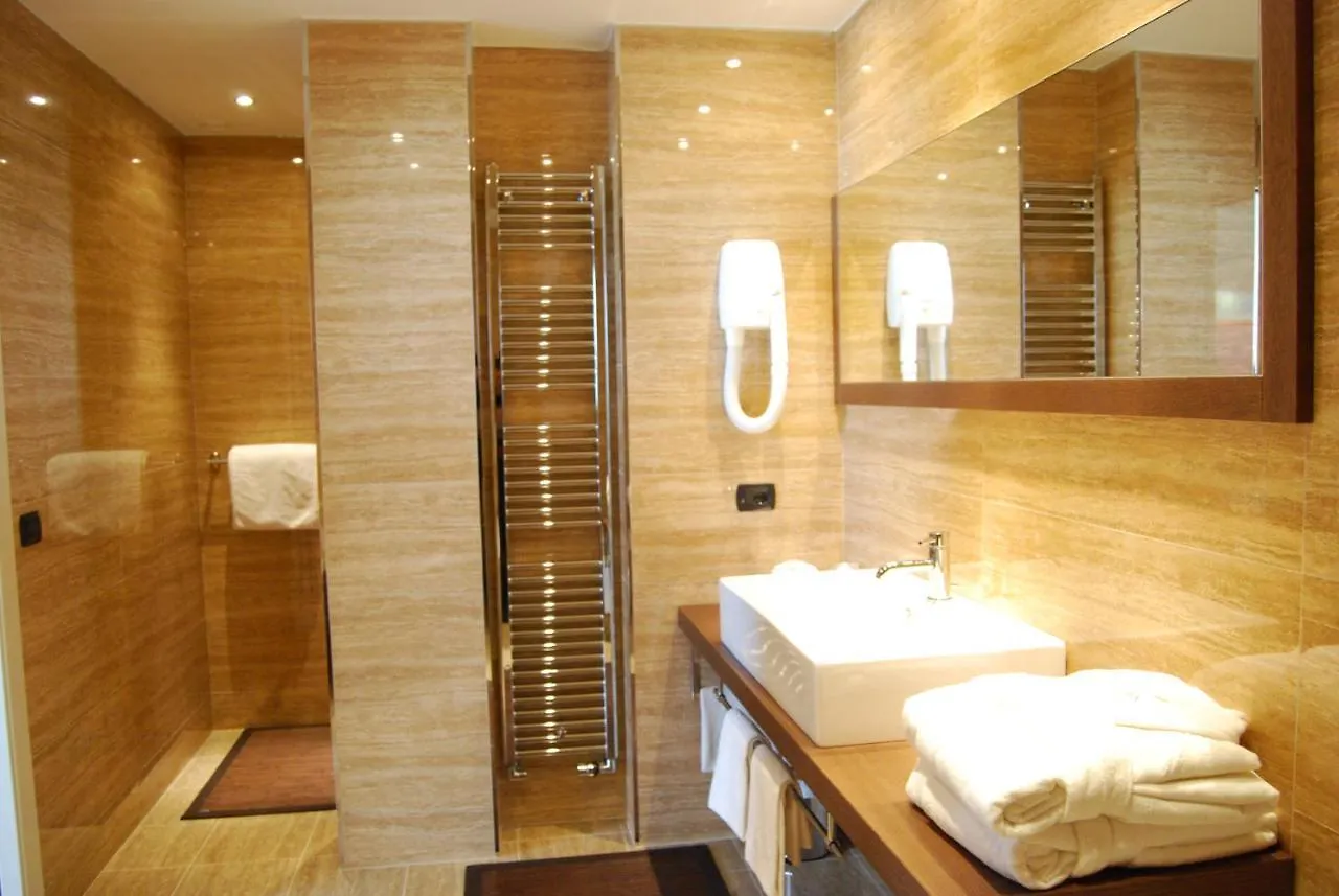 Hotel Ristorante Giada Grumolo delle Abbadesse 3*,